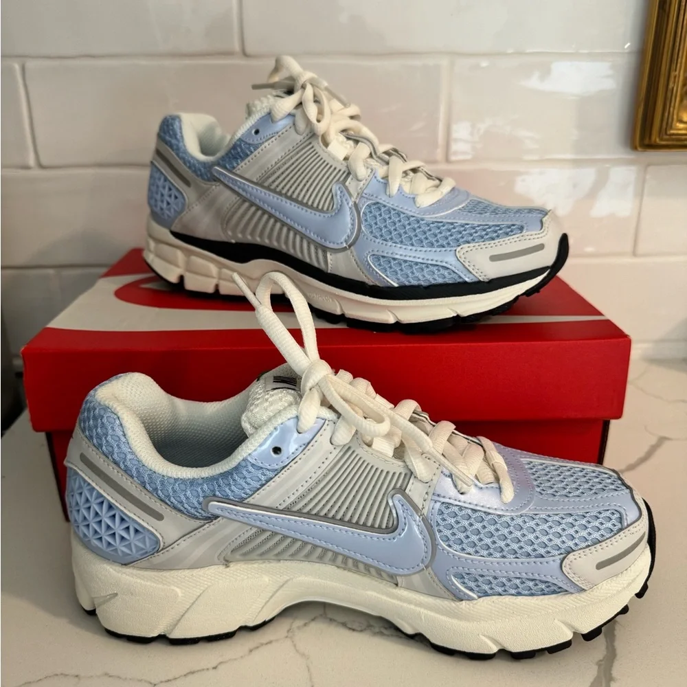 Nike Zoom Vomero 5 - Size 7 (Women’s) 5.5 (Men’s) - Picture 1 of 5